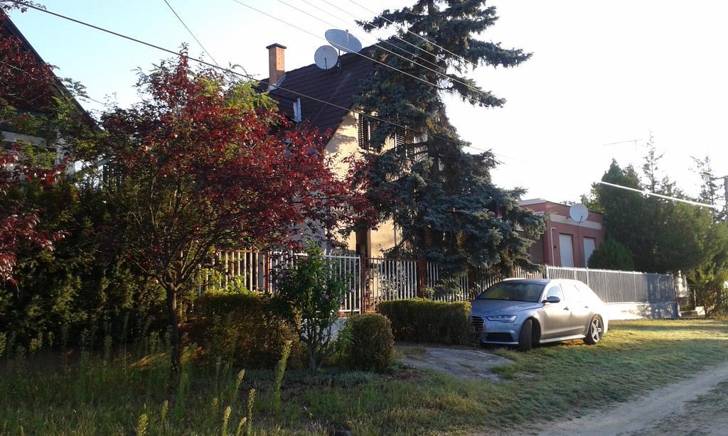 Toserdo Lakitelek Exterior foto